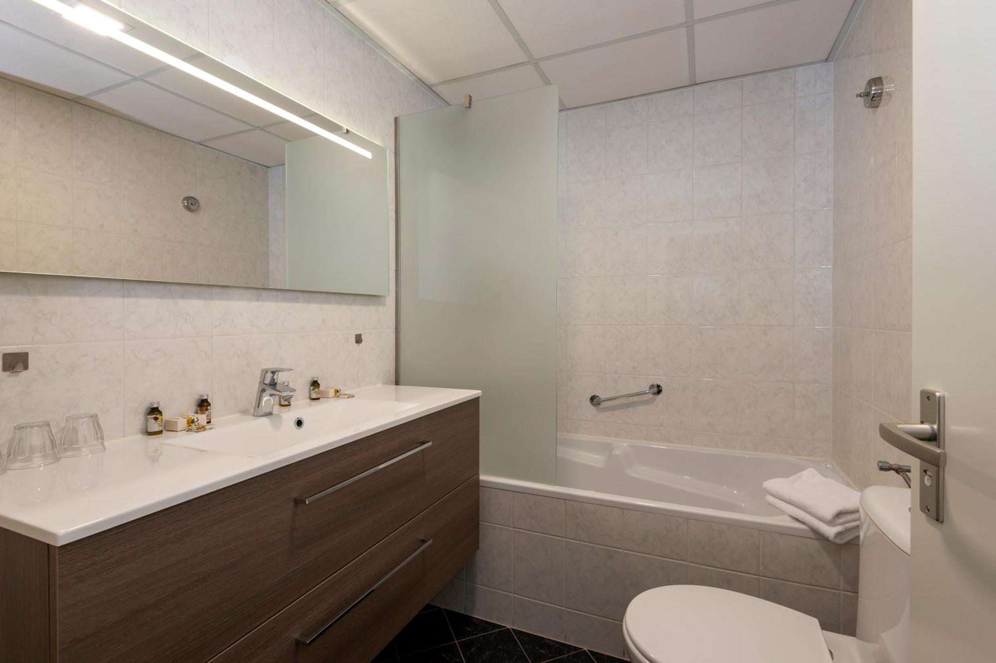 Hampshire Hotel Petit Nord Хорн Экстерьер фото